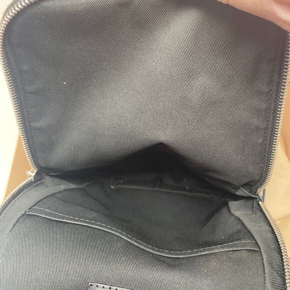 Authentic Louis Vuitton Avenue Damier Graphite Sling Bag - Picture 4 of 8